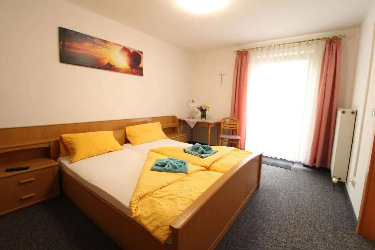 Hotel Zur Auszeit à Traunreut Mini-hôtel